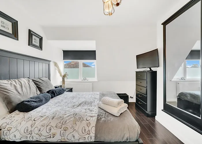 Dartford Town 3 Bed By Harlington