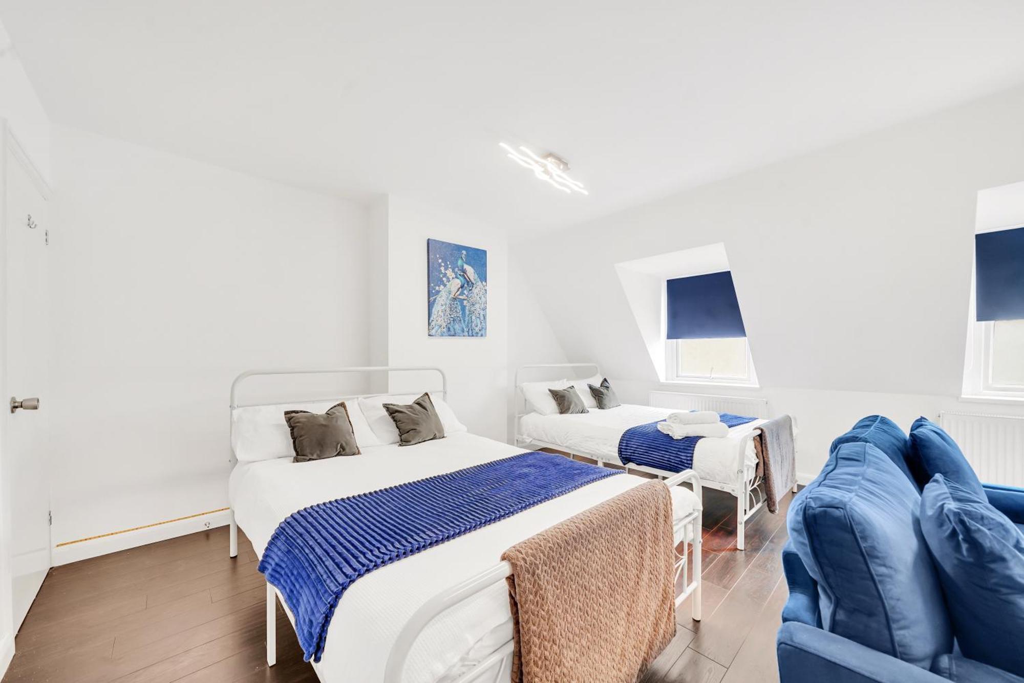 Town 3 Bed By Harlington *