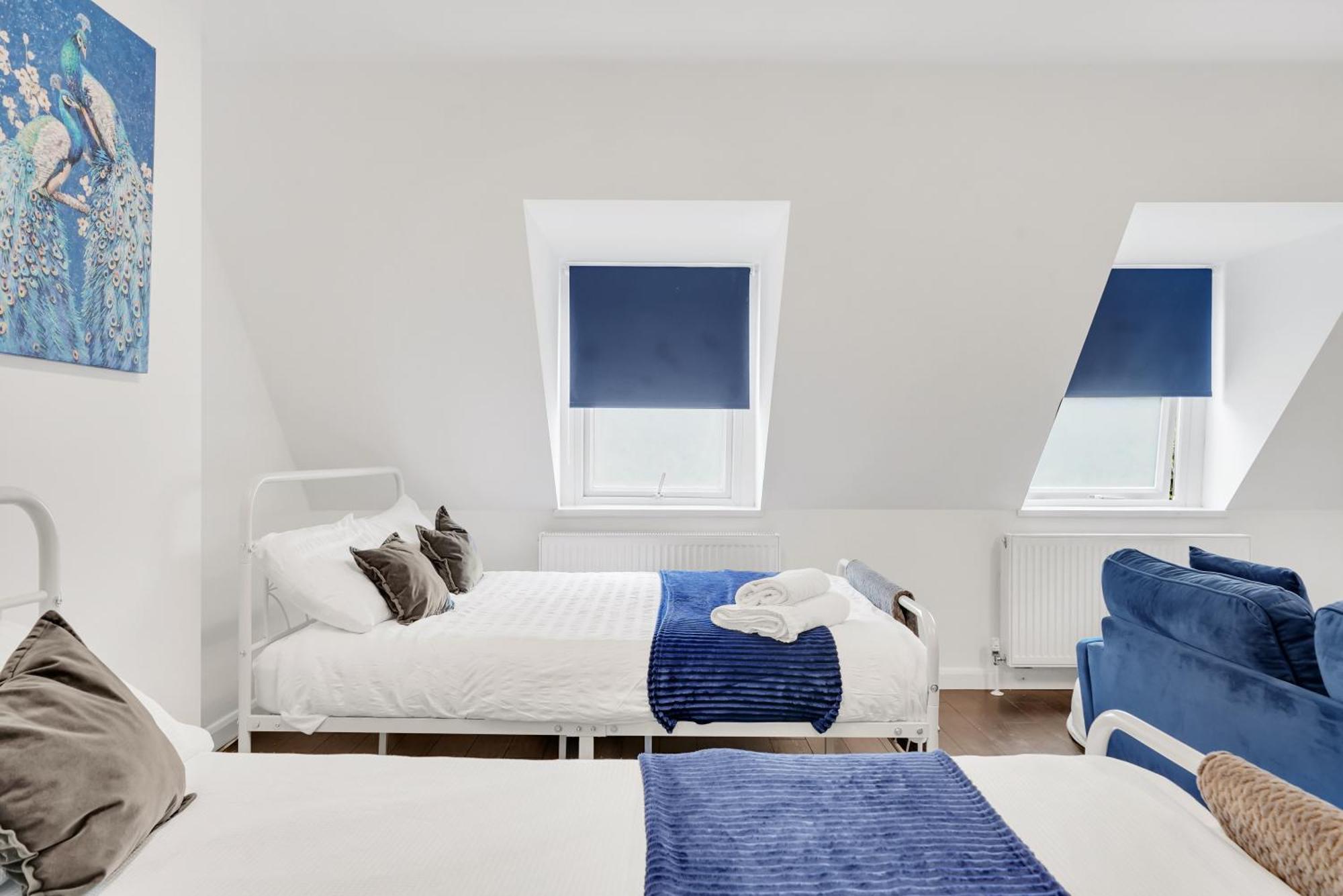 Town 3 Bed By Harlington Dartford